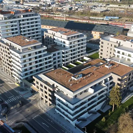 M&M2 Apartment Near Center - Free Garage Parking - Ac Košice