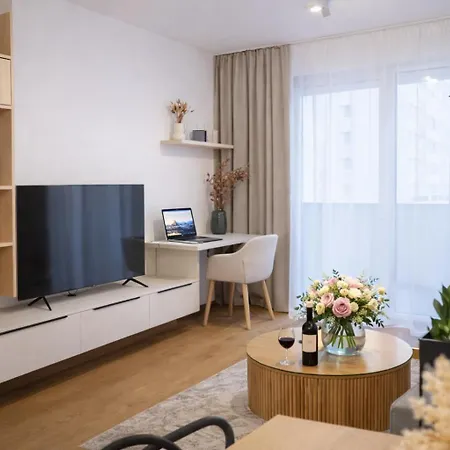 Apartment M&m2 Near Center With Free Parking - Ac *
